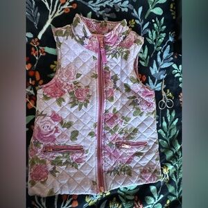 Savannah pink floral vest . Size 3T. Quilted material . Zip up